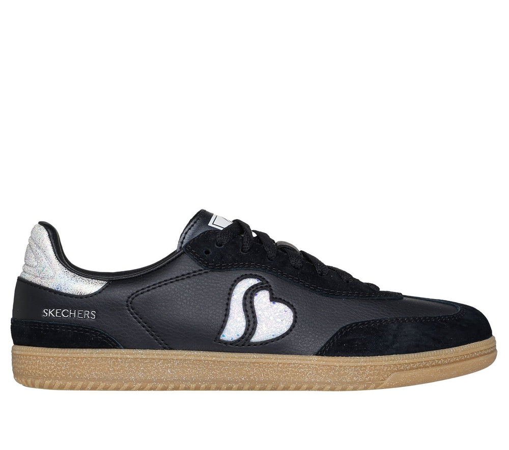 BLACK / WHITE,6.0,Medium