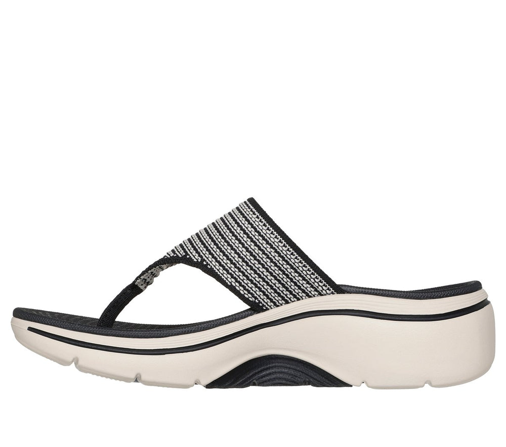 Skechers GO WALK Arch Fit 2.0 Sandal -Resort Day